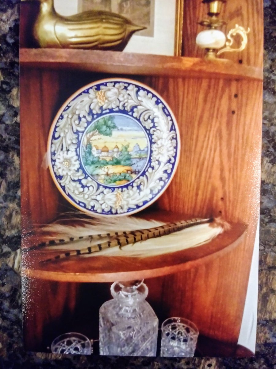 MissBostonTI's tweet photo. 2) #TracyJordan told me 2 leave my home during the sale because it would be "too emotional" for me 2 witness. I saw one of her employees take a #lladro figurine from my china cabinet (#Ebay value $125). #TracyJordan s final tally 4 ALL collectibles was $175 for the entire house. https://t.co/Zvwfaj5nUJ