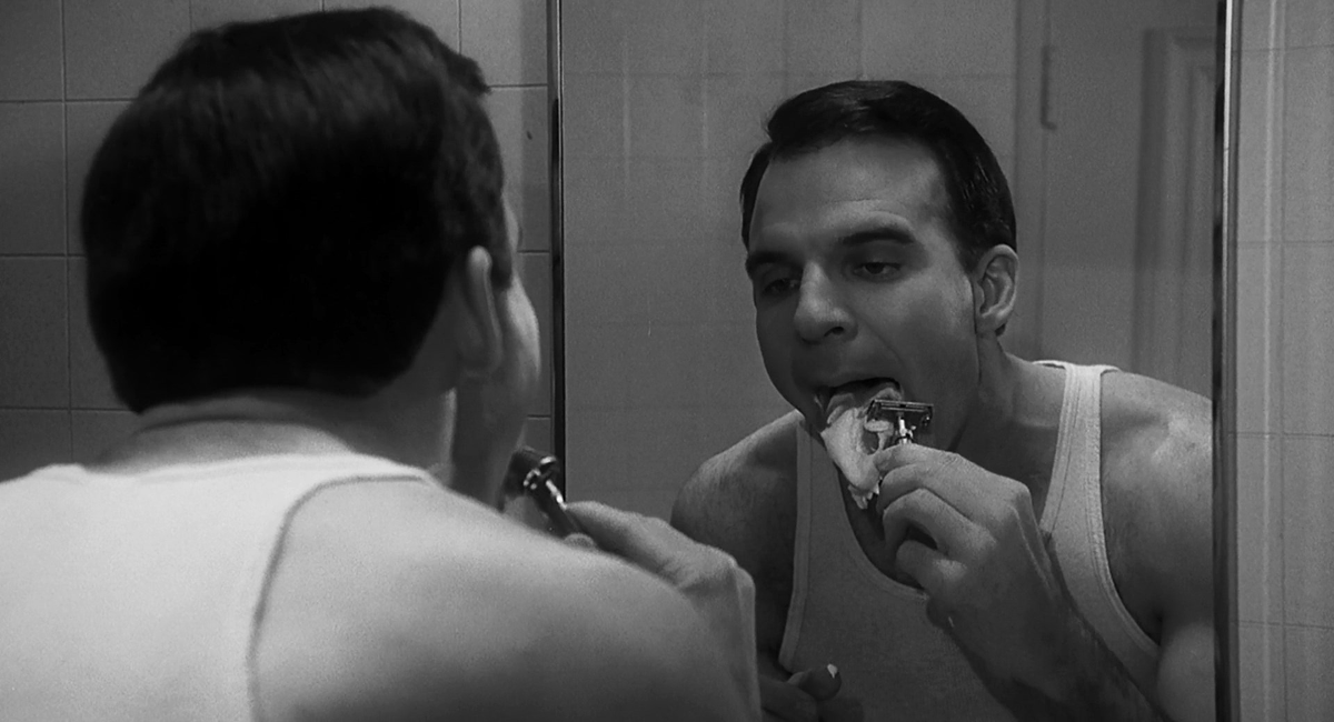 _Cinefilos_'s tweet photo. Dead Men Don't Wear Plaid, 1982 https://t.co/MDaXfwVbeP