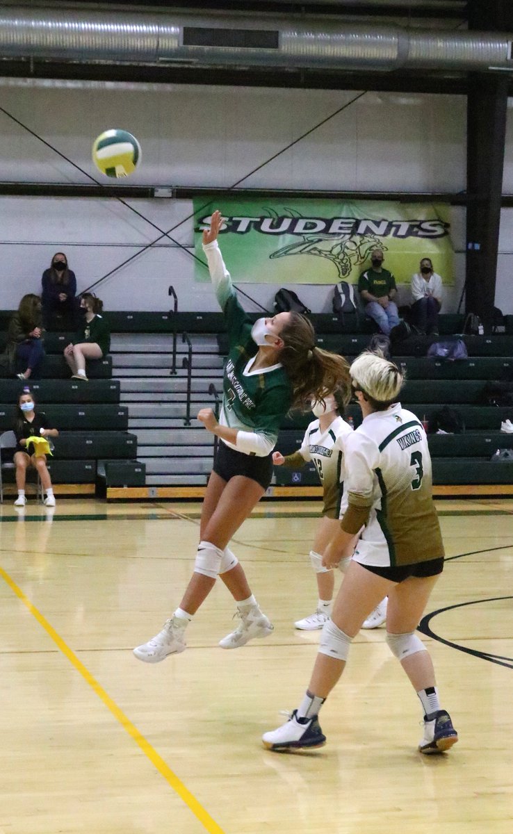 mdjones_13's tweet photo. 5 of 5 @SJCP_Volleyball pictures from last week @SJCPrep @SJCPAthletics @PeteBeachBall @MeaganJGraff @SJCP_Principal ... last tweet of the day for volleyball pics! https://t.co/N0l9h4NyUN
