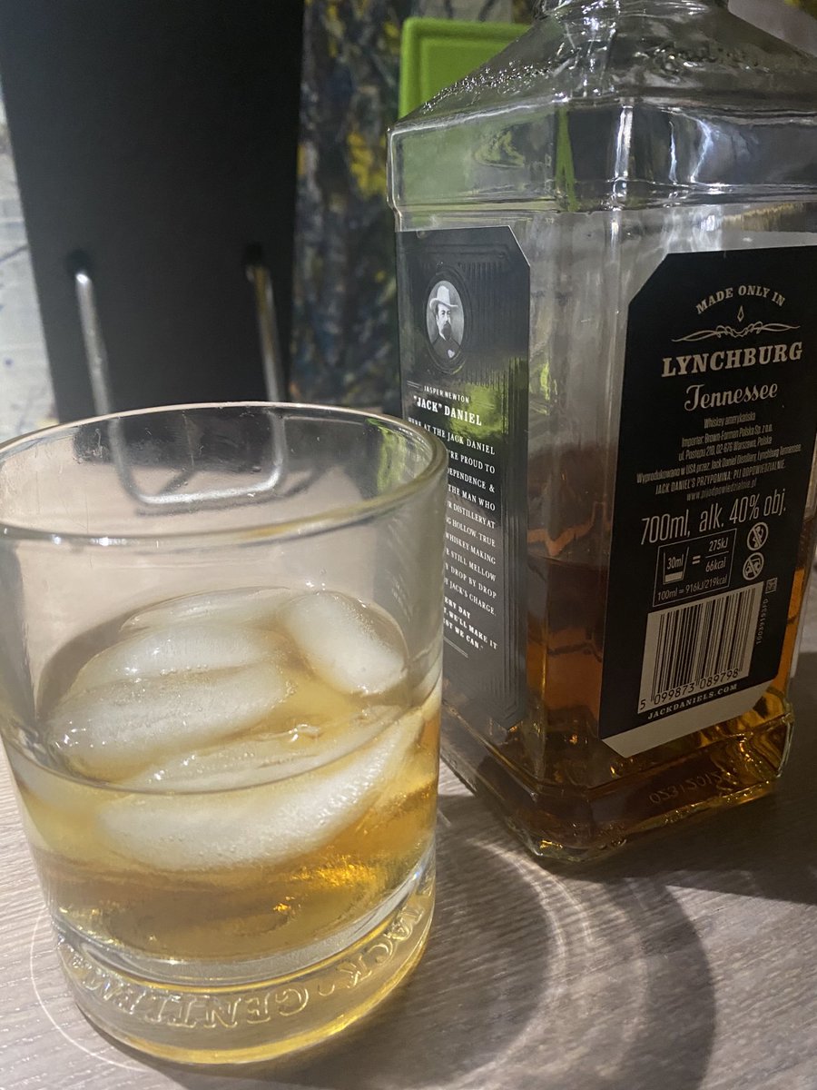 Mat_Rosinski's tweet photo. @BorekMati walczymy dalej 🥃🥃🥃#barszczyk #HejtPark https://t.co/TNGTPGg0OY