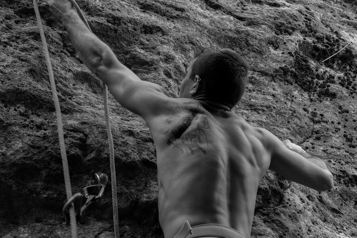 alvaguijavier's tweet photo. Club de escalada “Rompezapatos” en Alcalá la Real #escalada #alcalalareal #zumaques #NaturePhotography #climbing #andalucía #deporte #jaen #turismonatural #photographylovers #naturelovers https://t.co/zjbZnZ9p6O