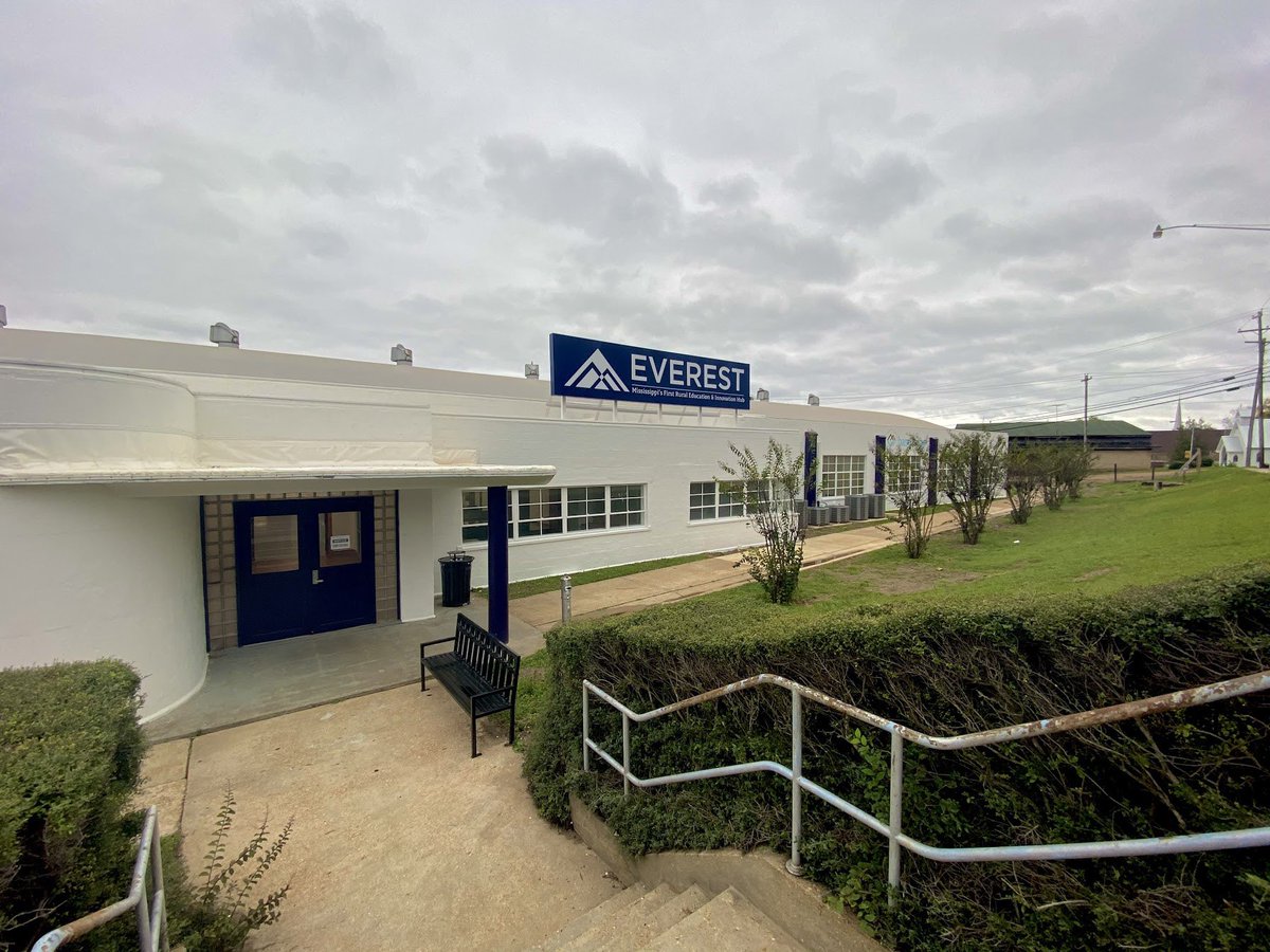 basecampcoding's tweet image. Did you know that Base Camp started over a dinner conversation? Yes, in 2016, Glen Evans and Kegan Coughlin discussed over dinner how to both find new talent and find young individuals interested in programming. #basecampcodingacademy #Classof2021 #CsinMs #MsCoding #codingforall