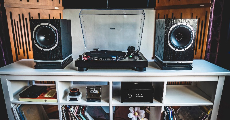 USAudioTechnica's tweet photo. With its professional features and controls, our AT-#LP120XBTUSB #turntable lets you shape your high-fidelity listening experience at home. Learn more: https://t.co/rZG0Upj65t #AudioTechnica https://t.co/3jkLollDnB