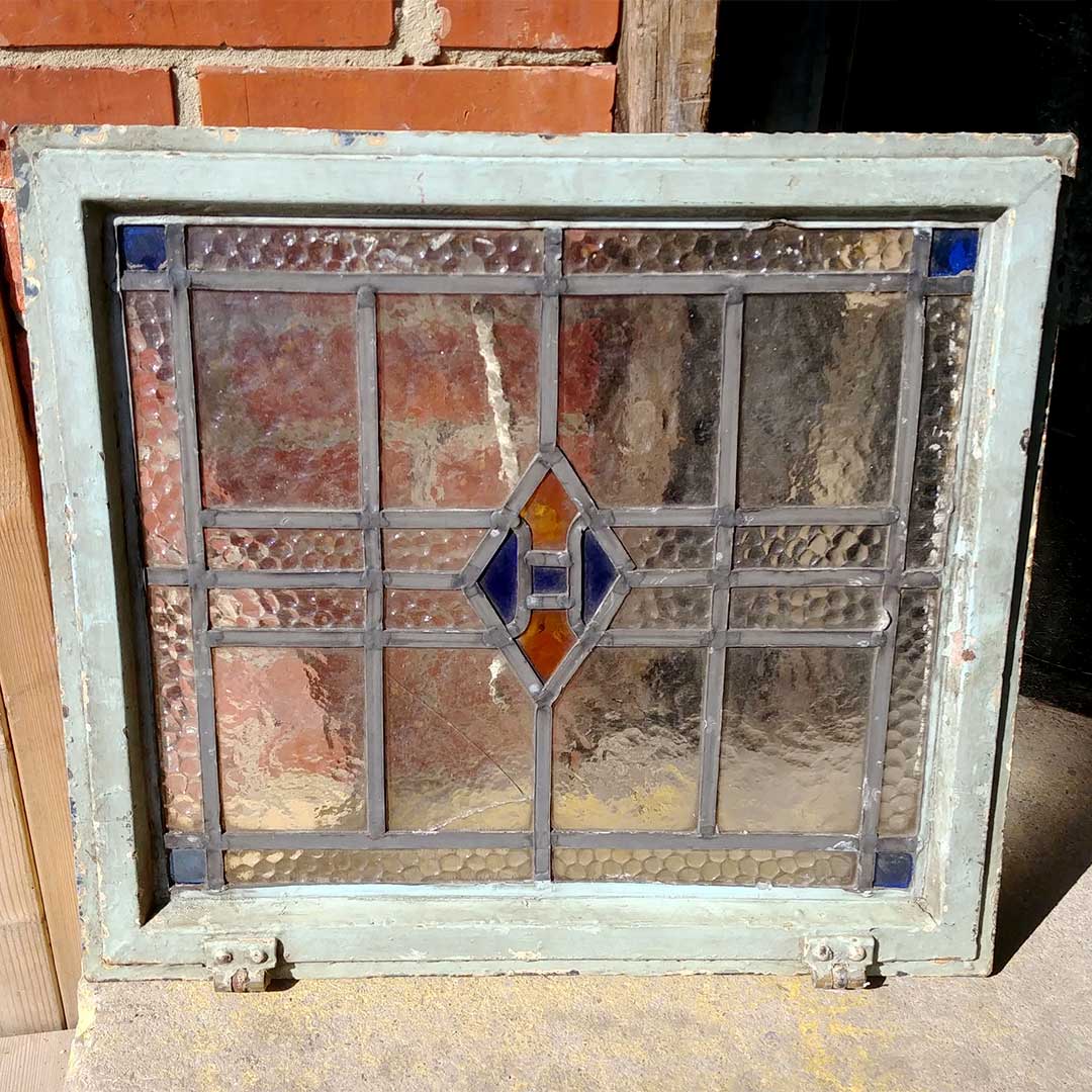 CommForklift's tweet photo. This window’s gorgeous #classic #design and combination of different #texturedglass have won me over! I love the blue and orange #stainedglass color combination. Check out this #vintagewindow in the #CommunityForklift Marketplace! https://t.co/WEwVL9s4YL https://t.co/NJB785HlwC