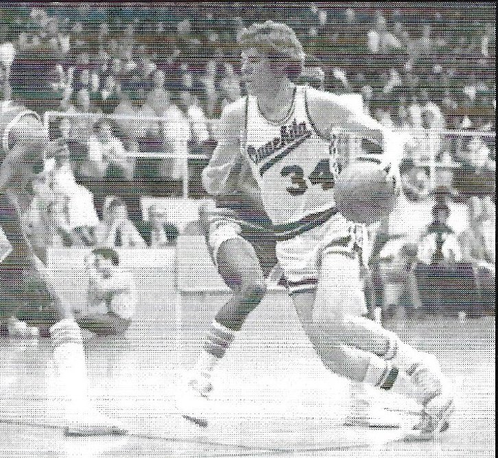 OuachitaTigers's tweet photo. #ThrowbackThursday - Raise your hand if you think this look should make a comeback! https://t.co/QUQxz8PLEM