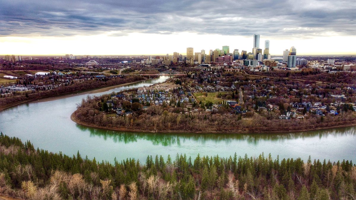 TrevorBoller's tweet photo. This is 14°. #YEGwx #YEG. #OURcity #bollerize™️ https://t.co/WyS8ZdwXMC