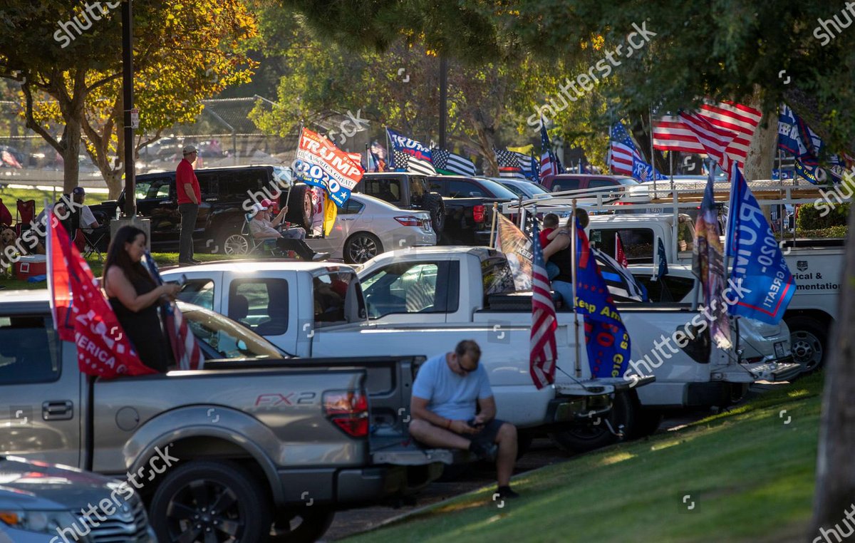 temeculaprotest's tweet photo. It’s disappointing when even news articles are not transparent and honest. We apologize for not doing more research on the photo, here are actual photos from the Reagan Park Trump rally. https://t.co/jareCoko5b