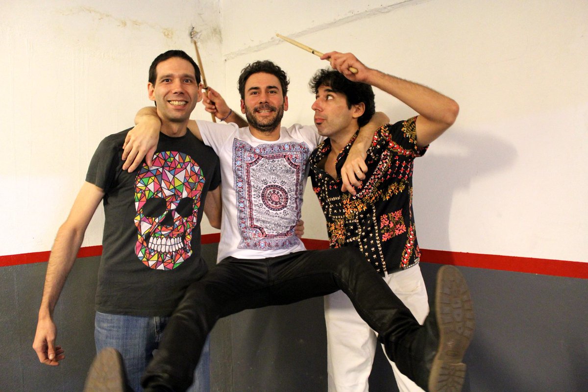 pablolarosaxo's tweet photo. A few years ago with my brothers un a show of @GP3F... incredible moment!
@Cesarlarosaok 

https://t.co/8h5p69CN6p

Please check it out his music...🔥

#LGTWO https://t.co/hQKGutMAse