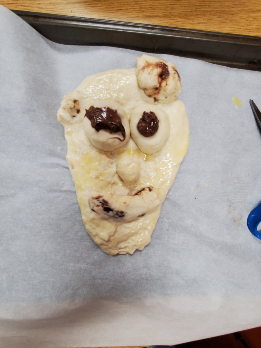milliken1997's tweet photo. These kiddos in @zeps_fcs class were being creative with their specialty bread. I love the creativity and collaboration that I heard from the teams. #creativity #teamwork #studyinghistory https://t.co/PpRa6tF1Ca