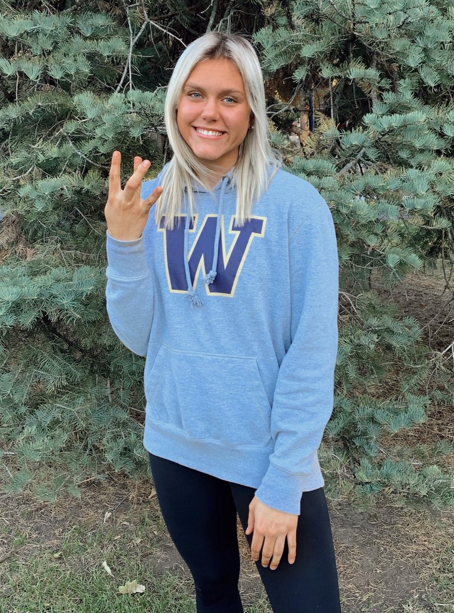 rubymeylan's tweet photo. Can’t wait to be a Husky! 💜✨ #GoDawgs https://t.co/wvmSAK7IMs