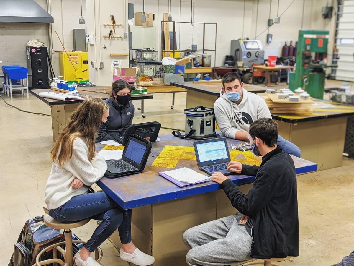 We had the second meeting of our School Lunch &amp; Recycling Committee. These students are working with hopes of improving the quality of our school lunches, incorporating local foods into meals, and creating a detailed plan for recycling and composting within the school.