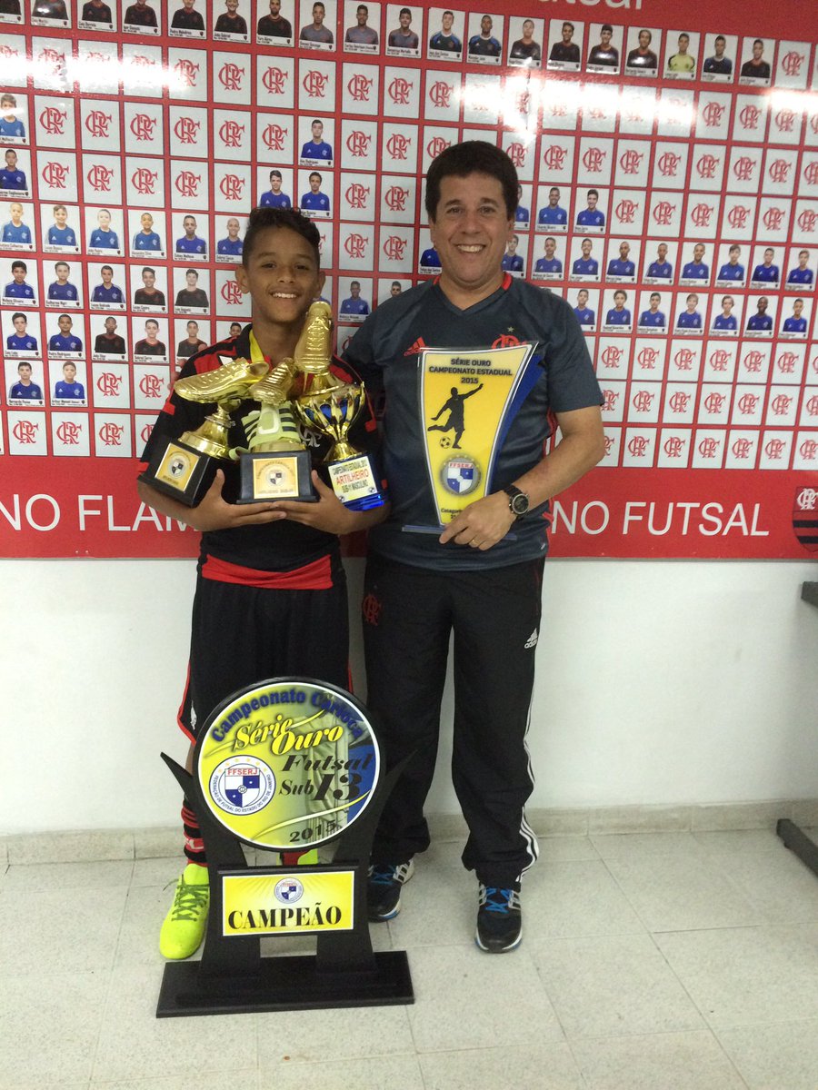 Pedro_P02's tweet photo. Hoje se encerra meu ciclo no @Flamengo , só tenho que agradecer pelos aprendizados que tive nesses 11 anos que estive no clube, tivemos momentos felizes, tristes ... Mas só agradecer aos que me ajudaram até aqui, cheguei um menino saio um homem !! Obgg por tudo!! #garotosdoninho https://t.co/YLlBYRFzTl