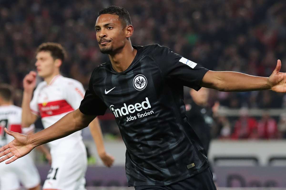 So now we have seen how Haller was deployed at Frankfurt in their 3-4-1-2/5-3-2 system.Supported by two high-quality attacking players, with a shared attacking responsibility, feeding off of deliveries from wing backs, and a proven track record of scoring and providing goals.