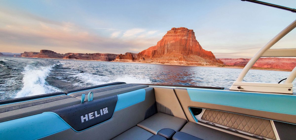 The newest boat in the HELIX family made its debut at Lake Powell! 🔥🤙🏼

Contact us today to build your very own custom Helix boat!

#helixboats #wetsound #gatorstep #helix #lakepowell #customboat #paradise