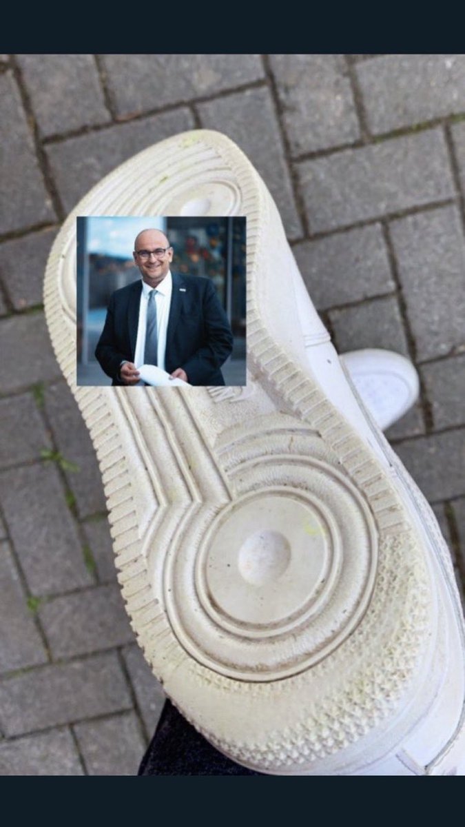 yaask097's tweet photo. @NodgaTweets @Ranger_ist_king @e1nsneunzig @dolfi74713007 @Fraesyy @Cem46_ @AfDProtschka Heute ist echt kein guter Tag 😔 https://t.co/zmCsl2chnK