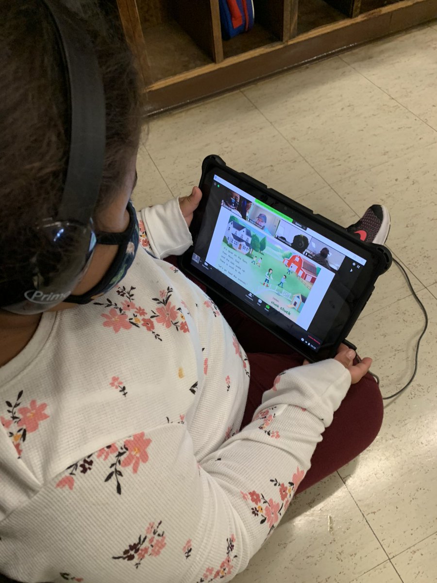 Can you imagine my pleasant surprise walking into a Kindergarten room and see this virtual literacy group taking place. #sssct <a href="/BPSTeachLearn/">BPSTeachLearn</a> <a href="/MrsPro_3/">Kate Pro</a> <a href="/kellybierut/">Kelly Bierut Frauenhofer</a>