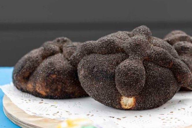 Gente que no es de M&eacute;xico sabia que el d&iacute;a de muertos como tradici&oacute;n elaboran el pan de muerto con cenizas<a href="/tag/diademuertos"class="tags"><span>#diademuertos</span></a>