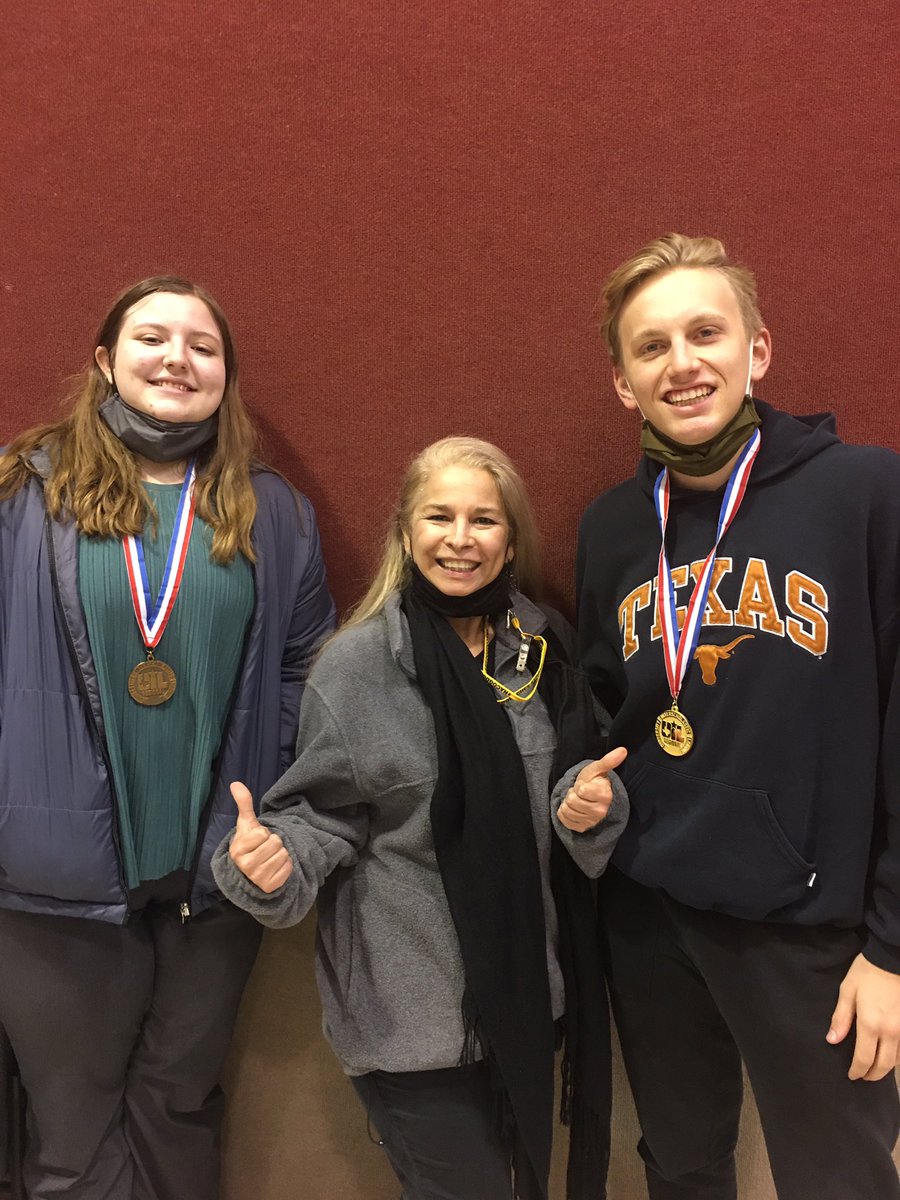 HighUil's tweet photo. These fab people are headed to state!!!! Nyssa Galatas took third and Stuart Beal took first. Go dragons! @NacogdochesHS @AdvancedNac https://t.co/xCJxzOJg2L