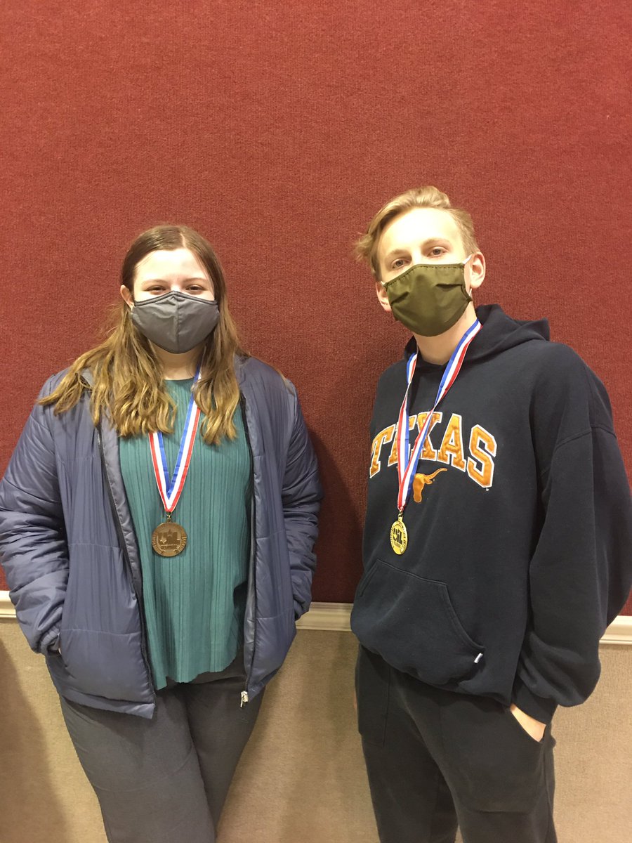 HighUil's tweet photo. These fab people are headed to state!!!! Nyssa Galatas took third and Stuart Beal took first. Go dragons! @NacogdochesHS @AdvancedNac https://t.co/xCJxzOJg2L