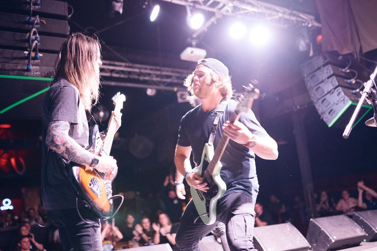 We Set Signals tweet media