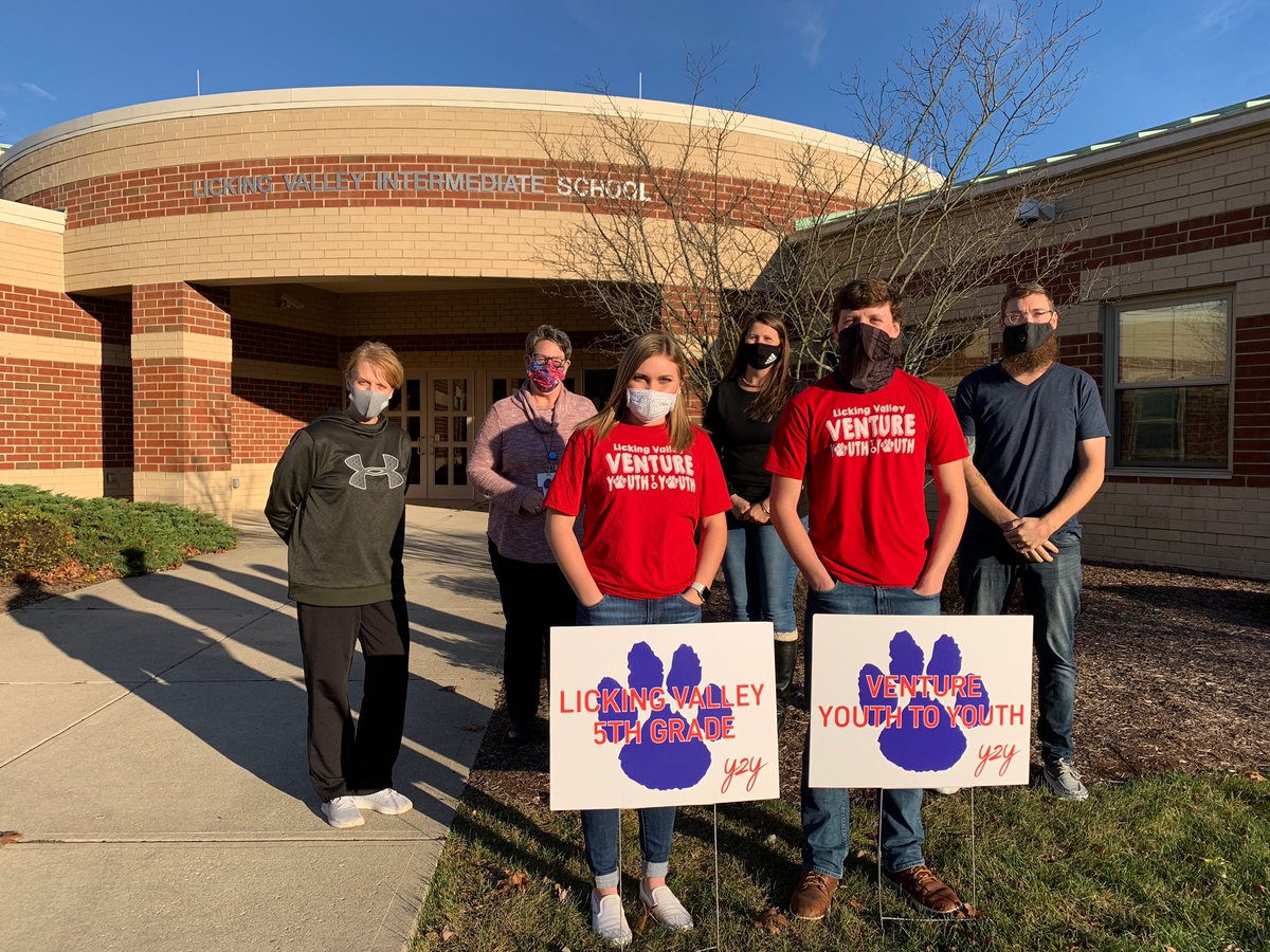 VentureY2Y's tweet photo. The Alcohol and Drug Abuse Prevention Association of Ohio presented Licking Valley Venture Youth to Youth with the Youth Prevention Organization of the Year! ❤️💙🐾 #y2y #ubu https://t.co/dsvuoSE54i