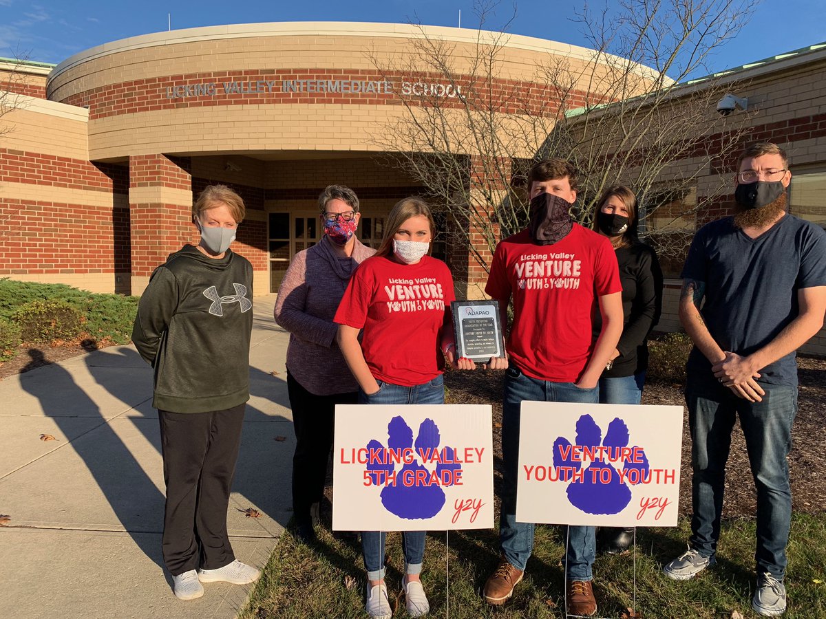 VentureY2Y's tweet photo. The Alcohol and Drug Abuse Prevention Association of Ohio presented Licking Valley Venture Youth to Youth with the Youth Prevention Organization of the Year! ❤️💙🐾 #y2y #ubu https://t.co/dsvuoSE54i