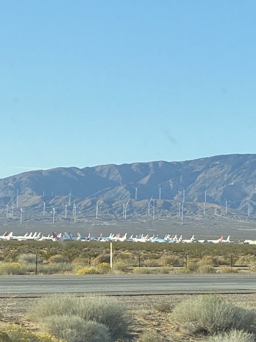 m1rob's tweet photo. The covid airlines grave yard. Mojave CA https://t.co/osFN0B0zw5