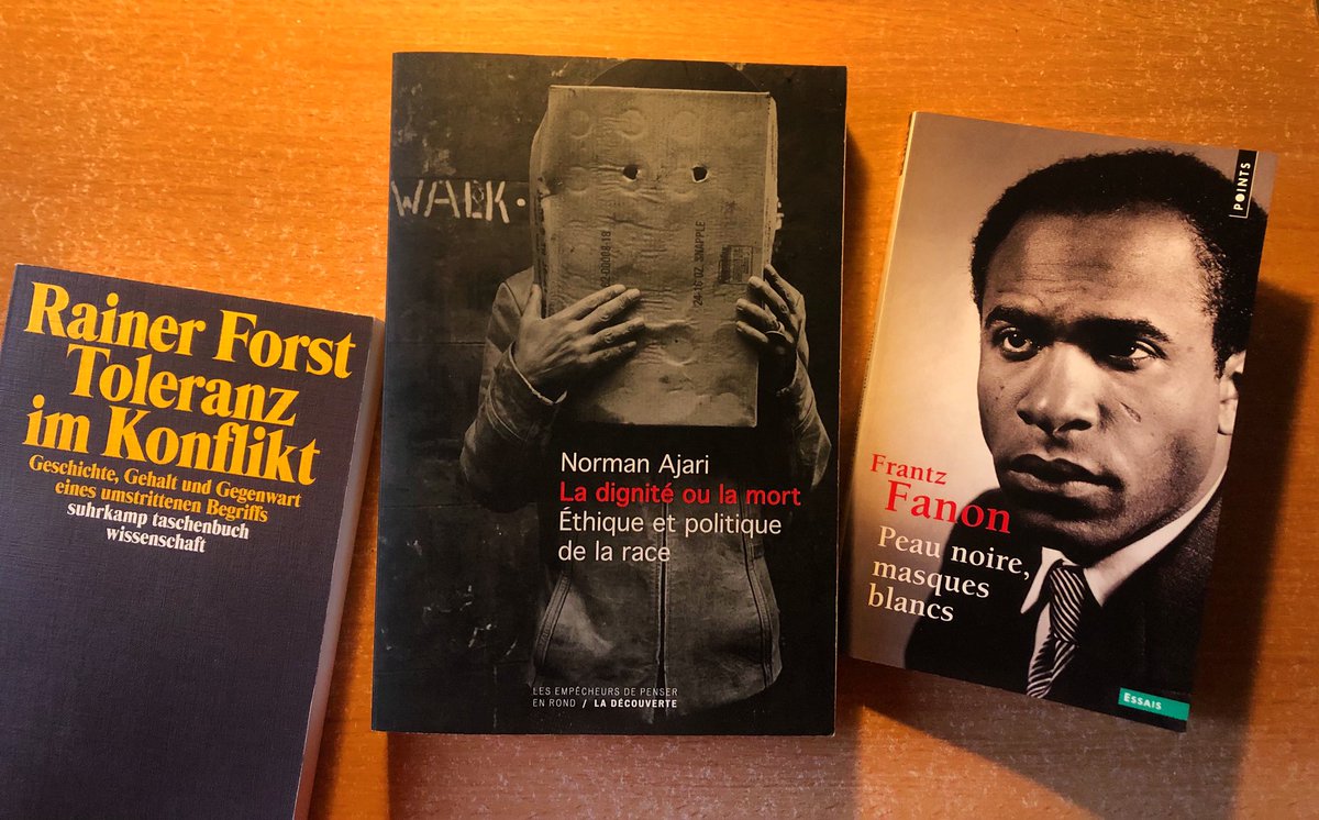 rawscience's tweet photo. 오늘의 독서 목록.
La liste de lecture d’aujourd’hui.

Frantz Fanon, Norman Ajari, Rainer Forst.

2020년 11월 1일.
Le premier novembre 2020.

#frantzfanon #normanajari #rainerforst https://t.co/BZDGsGMQ18