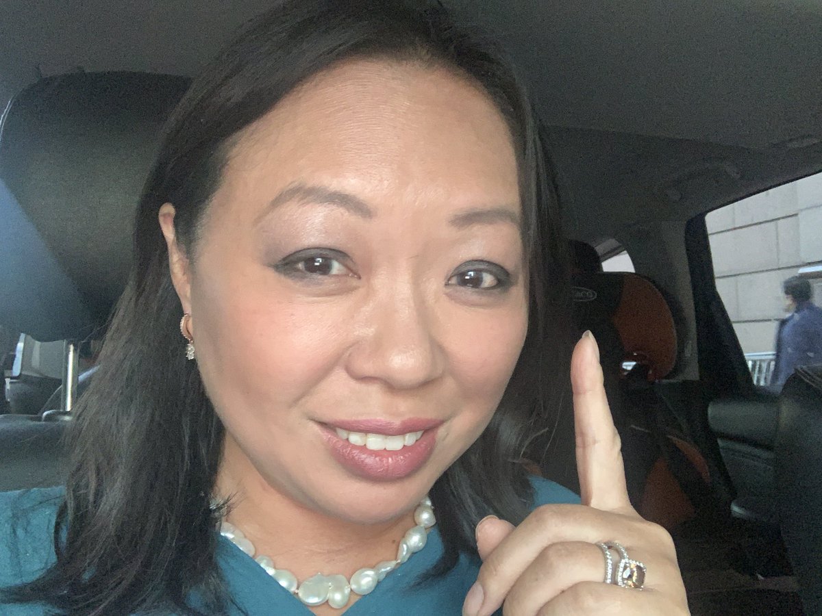 ABC13Miya's tweet photo. Please tune in to my full #drivethruvoting voting report on #abc13 at six. I’m very happy that all reporters were (eventually) allowed into the cavernous courtroom, & I did not get a parking ticket! #electionday https://t.co/0qznF3fVVP https://t.co/eG79nhMIIc