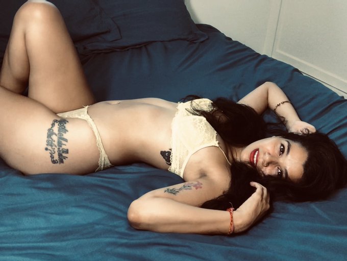 Spend the day in bed with me? 😼😼  https://t.co/f5svdBzOS7 https://t.co/LF0vLagV6g<a href="/tag/la"class="tags"><span>#la</span></a>