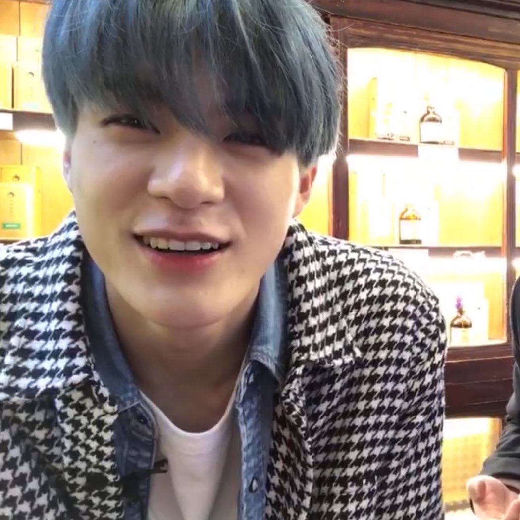 jenrenoren's tweet photo. jeno's smile lights up the entire world💛💛 https://t.co/KiJZH9x978