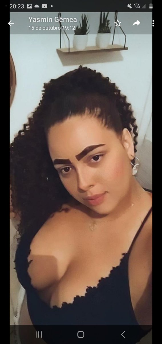 VetoriaLacerda's tweet photo. Então... essa aí é a Yasmin. Conheci a pouco tempo e acabei me aproximando mais do que deveria. Antes eu tivesse acreditado nas coisas que falavam dela pra mim. Dia 15 ela pediu um dos meus cabelos emprestado dizendo que precisava sair com um boy e tava sem cabelo. Continua... https://t.co/EIQVeimHUY