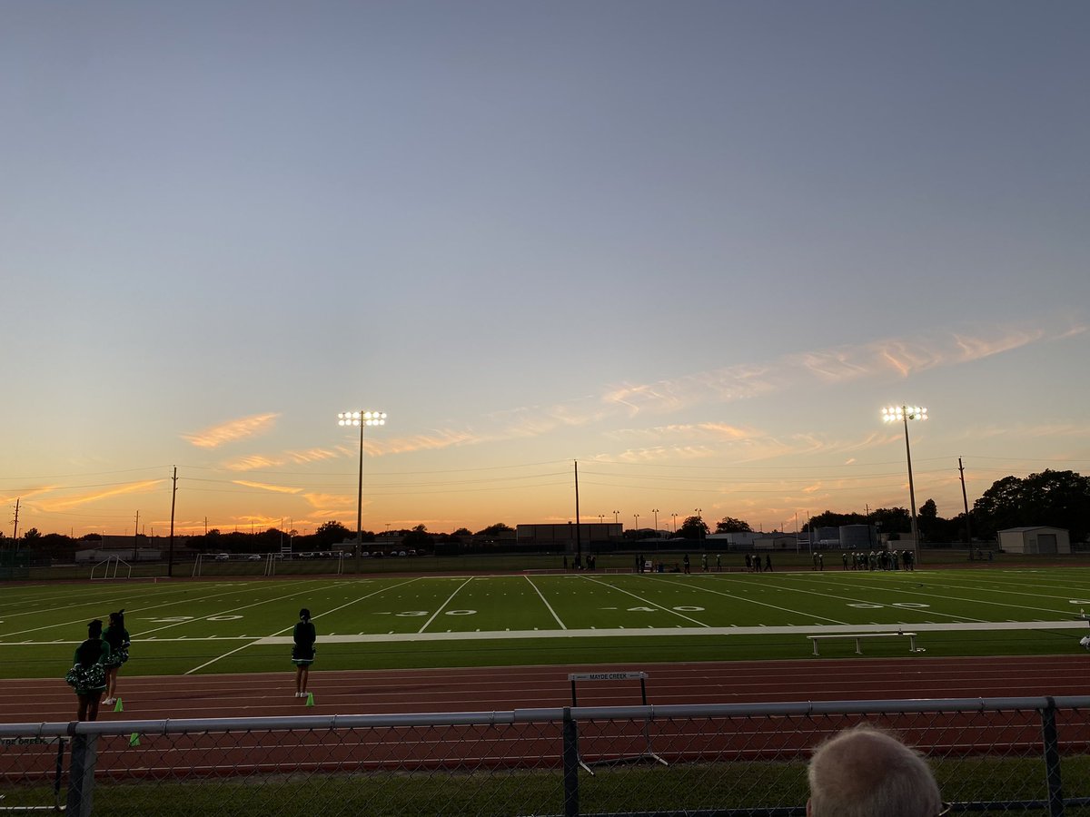 A beautiful evening for a good ole rivalry. I was a gator and a colt as a student (back in the day) but I have to say I am rooting for the gators!!! 🐊 <a href="/MCJHGators/">Mayde Creek JH</a> <a href="/PrincipalPaz/">Dr. David Paz</a> #maydeusproud