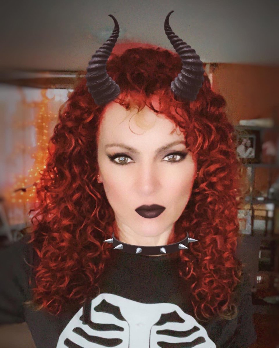 Susana_Lozano's tweet photo. Ni tan ángel, ni tan demonio. 
No creas lo que te digan, nada como comprobarlo... 
...la mayoría hemos bailado en los dos lados... 
#soycomosoy #soydetodo #soloprobandoparasaber #devil #angel #andeverythinginbetween #catrina #calavera  #mujeraraña #susanalozano  #lorenagutierrez https://t.co/htltnVZEVd