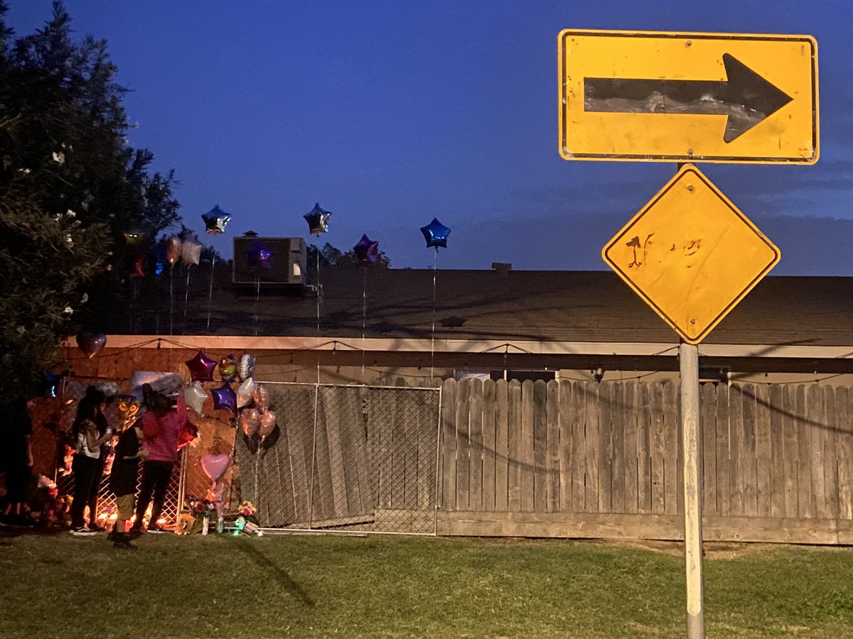 Kim Castro tweet media