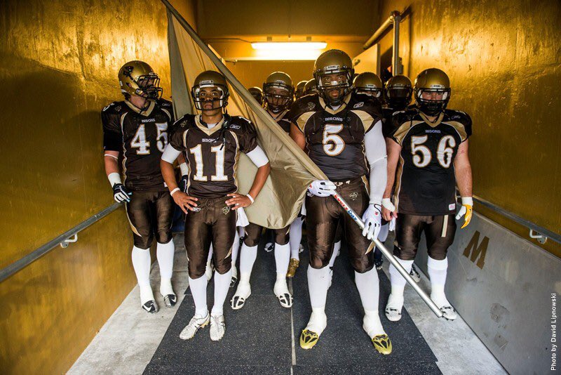 treyywhite__'s tweet photo. Very excited and thankful to announce my very first offer from the University of Manitoba! @MBBisons @VMCTrojansFball @RecruitReady https://t.co/ivUYumbrqf