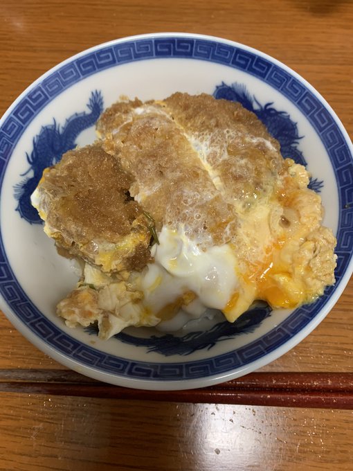 昨夜、とんかつDJアゲ太郎🎥を観て無性に食べたくなり、ランチに作ってみた😁 #とんかつDJアゲ太郎 #カツ丼 #ランチ https://t.co/6pcV6keSEq<a href="/tag/%E3%81%A8%E3%82%93%E3%81%8B%E3%81%A4dj%E3%82%A2%E3%82%B2%E5%A4%AA%E9%83%8E"class="tags">#とんかつDJアゲ太郎</a><a href="/tag/%E3%82%AB%E3%83%84%E4%B8%BC"class="tags">#カツ丼</a><a href="/tag/%E3%83%A9%E3%83%B3%E3%83%81"class="tags">#ランチ</a>