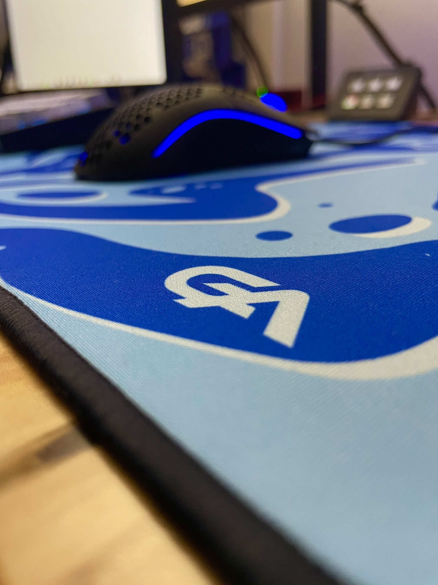 коврик gutzy aiden white topo