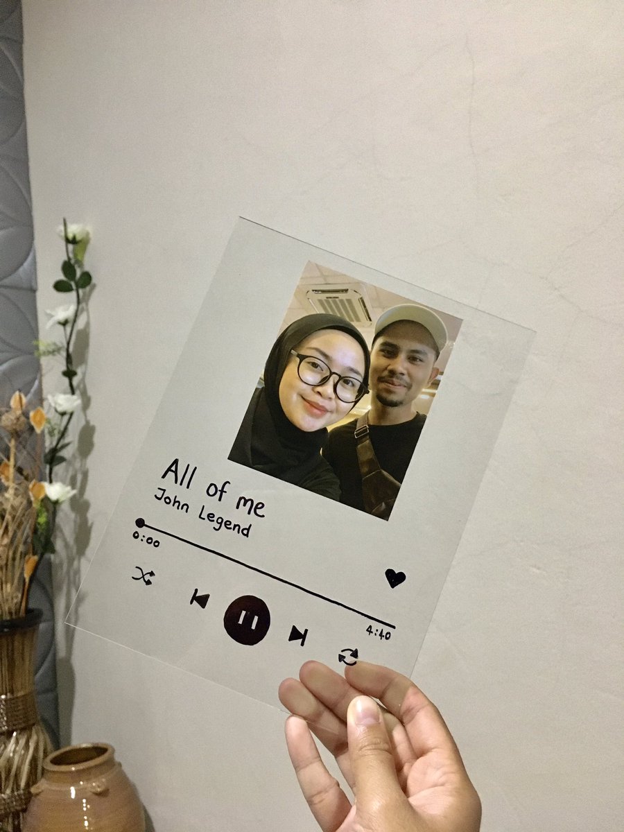 misshamizahh's tweet photo. Hello everyone!🥰 I’m so excited to annouce that i open my another business on making a Music Plaques Glass🤗 Do retweet and share to your friends/family👭For the details, kindly slide to my dm😉I appreciate your kindest support on my small business hehe, xoxo💗 https://t.co/kjH7V0ElRD