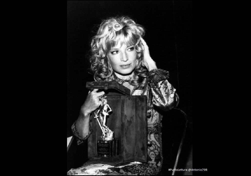 "Il segreto della mia comicità? La ribellione di fronte all’angoscia, alla tristezza e alla malinconia della vita".

#Auguri di #BuonCompleanno all'attrice #MonicaVitti, pseudonimo di Maria Luisa Ceciarelli, nata oggi nel 1931, vincitrice di 5 David di Donatello.

#3novembre.