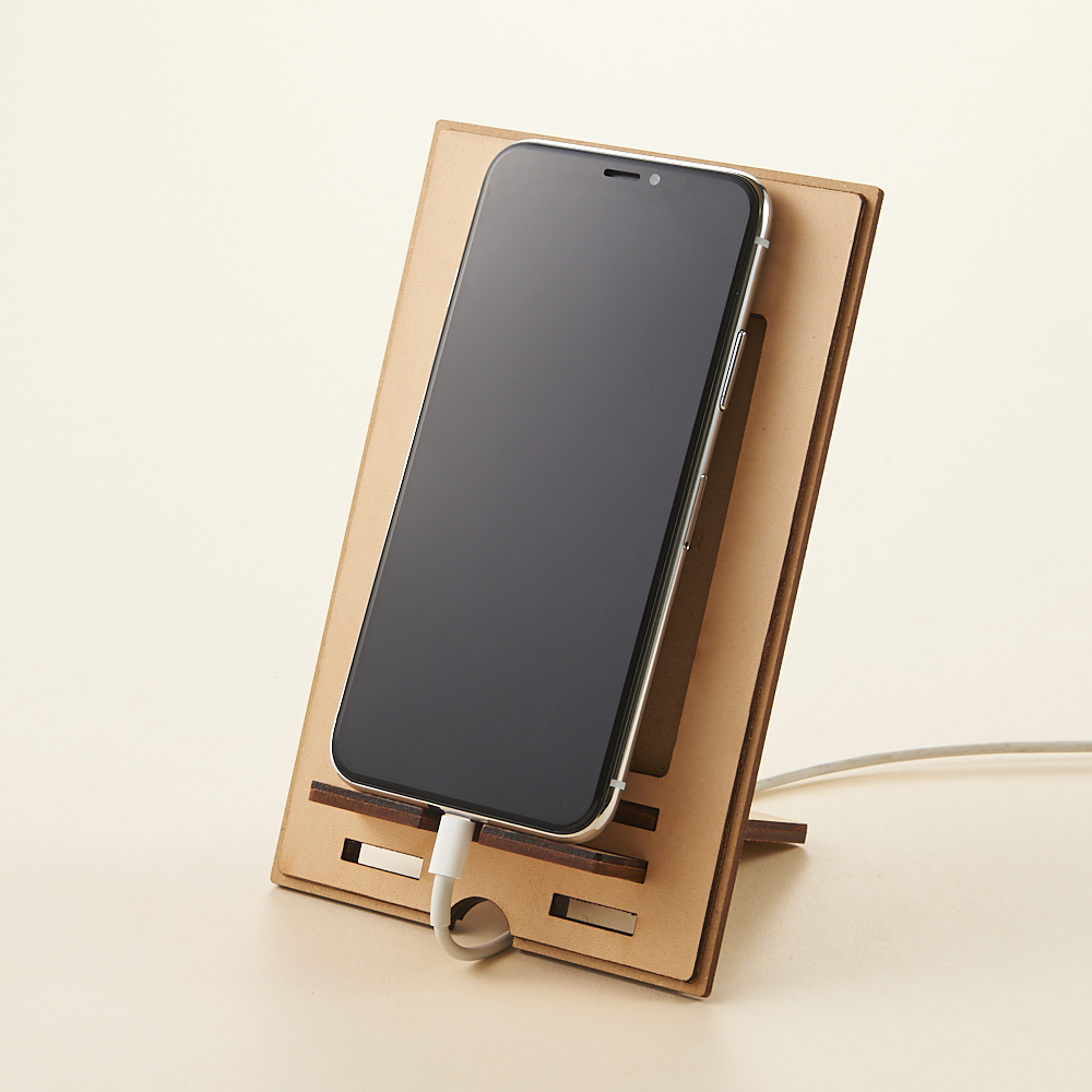 ojagadesign's tweet photo. 【PHOLUS】¥3,249
iPhoneやスマートフォン用スタンド、お気に入りのアイテムのコレクションスタンドとしてマルチに使えるアイテムです。
レザーとMDFボード使用し、角度は3段階調節可能。
https://t.co/ZI1OiRjD26
#ojaga #ojagadesign #PHOLUS #multistand https://t.co/Two8Jcn9AM