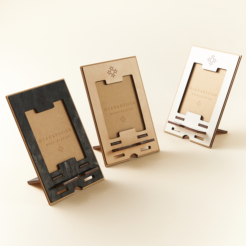 ojagadesign's tweet photo. 【PHOLUS】¥3,249
iPhoneやスマートフォン用スタンド、お気に入りのアイテムのコレクションスタンドとしてマルチに使えるアイテムです。
レザーとMDFボード使用し、角度は3段階調節可能。
https://t.co/ZI1OiRjD26
#ojaga #ojagadesign #PHOLUS #multistand https://t.co/Two8Jcn9AM