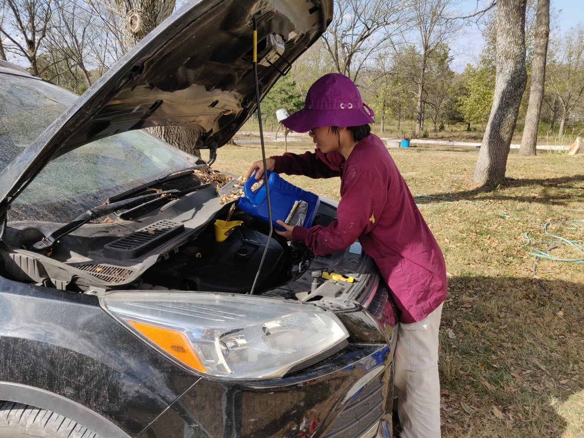 CSlangs's tweet image. What has kept you busy? School?Family? Work?Dues? Midterm? Or even the elections? The perfect phrase to describe this state of your life is 忙成狗了máng chénggôu le, as busy as dogs (since when they actually are busy though?). Is there a similar phrase in other languages?