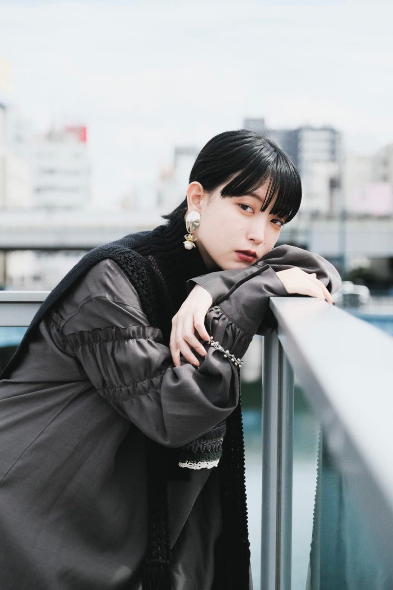 fashionsnap's tweet photo. 【スナップ】
名前：ringo.m
ニット: LENZ
シャツ: tiit tokyo
スカート: LENZ
シューズ: used
イヤリング: TOGA PULLA
https://t.co/Vrbwkvqpjo https://t.co/5JJhcamggq