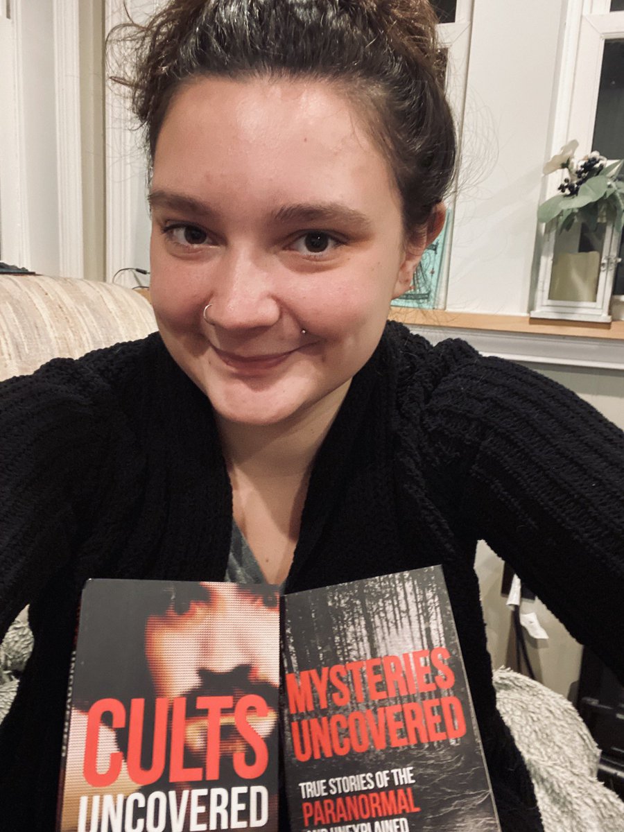 MobMilf's tweet photo. @EmilyyyTeee as the snow flies, I’m getting excited to curl up with a blanket and some good books! Got my copies of “Cults Uncovered” and “Mysteries Uncovered” from my local Barnes and Noble in CNY, USA ❄️☃️👌🏼 https://t.co/VSuLmPzSE8
