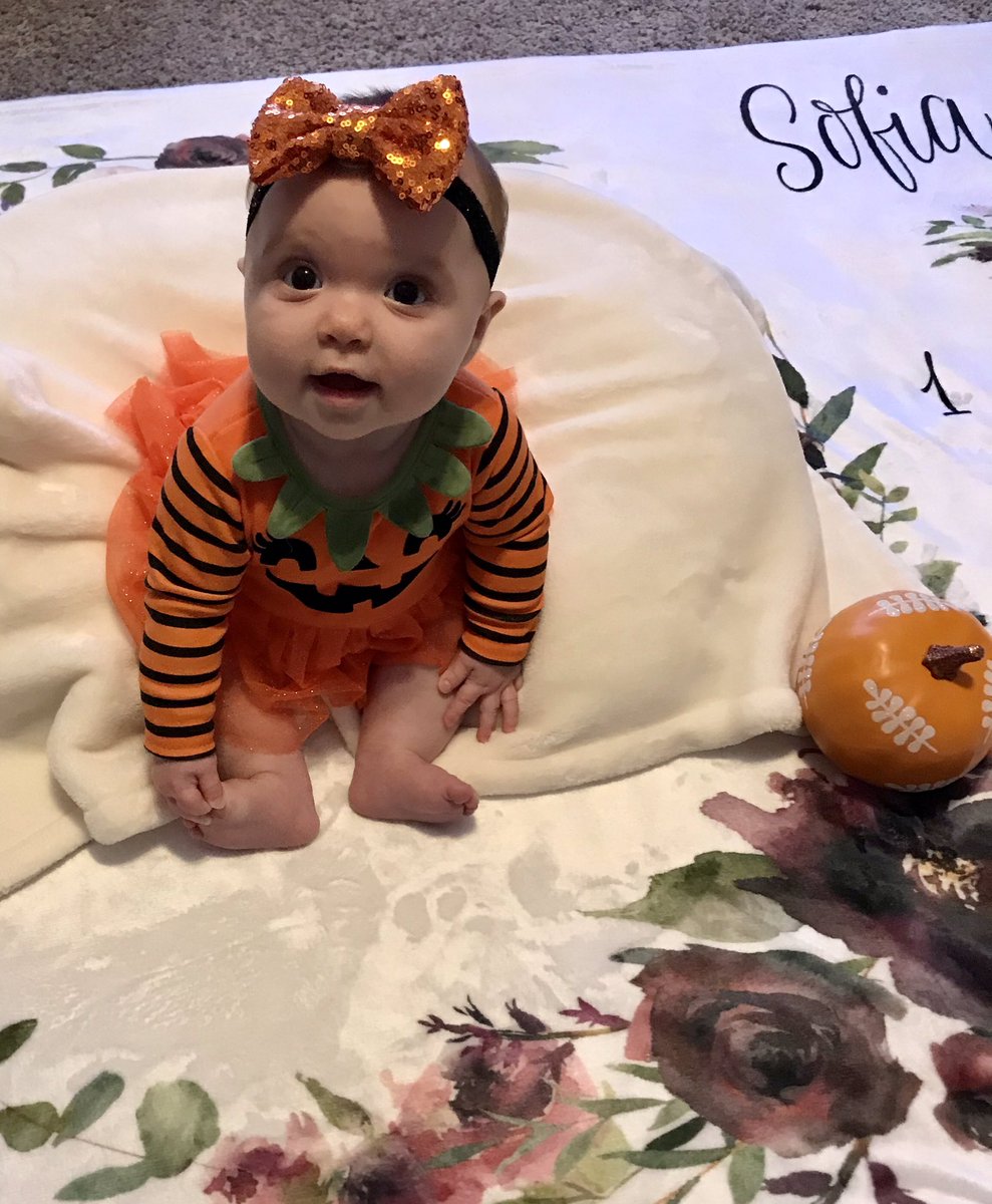 BryTheBee's tweet photo. 🧡 Six Months 🧡
Featuring big sis😍 We’re savoring every second w/ this sweet babe who found her voice & quite the personality this past month🥰 We’re obsessed with her and kiss on those chub cheeks DAILY!💋
#SofiaRose
#SixMonthsOld
#MonthlyMilestones
#CutestPumpkinInThePatch https://t.co/xOvjXcsF6Z