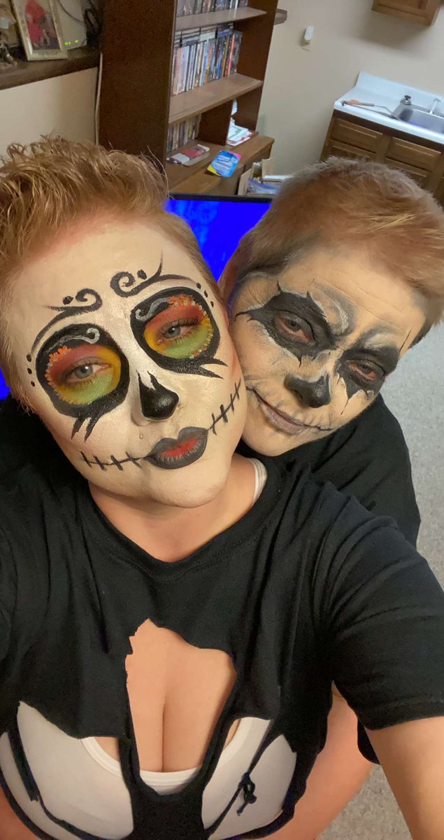 SlightlyOffABit's tweet image. #Halloween2020 I did our makeup for a Halloween contest and got 2nd place. There’s always next year!