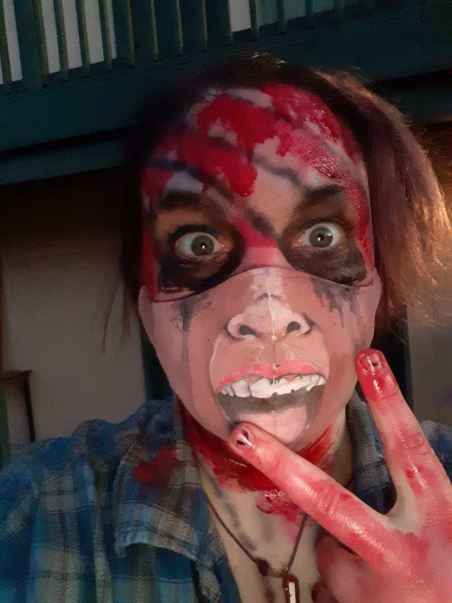 FoxfireAnomaly's tweet photo. I had a blast running around all different rows, mostly the Doll and the Zombieland Carnival. If you encountered a pretty gal with a creepy deep voice, that was me!!
#ScreamZone https://t.co/rIeC4WnrPr