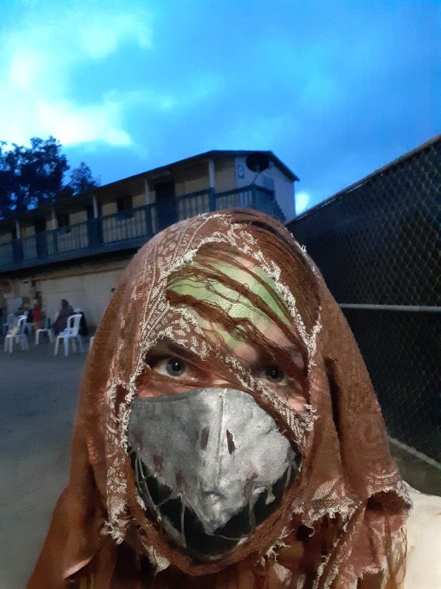 FoxfireAnomaly's tweet photo. Scaring is one of those jobs that definitely has that "If you love what you do, you'll never work a day in your life"
It's hard work being a scarer, especially during a pandemic, but the hard work all the staff put in to keeping safe was well-appreciated!
#ScreamZone https://t.co/35NrUEy4ZW