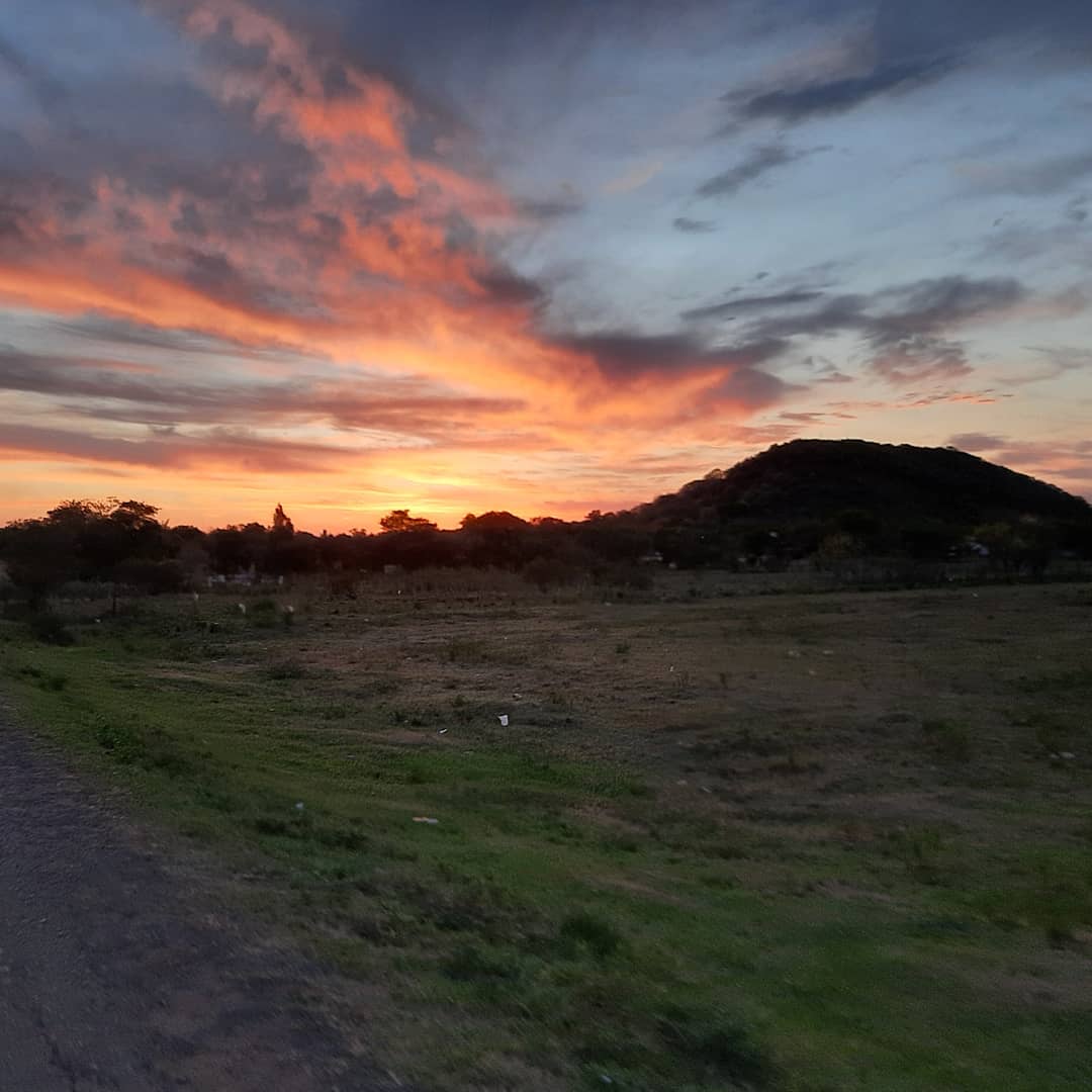 natalcaraz's tweet photo. Una tarde cualquiera por Paraguarí 🥰 https://t.co/Wmn8AzSTR9